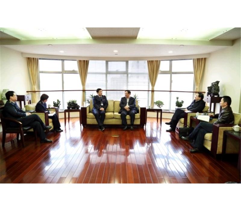 王正喜、周勇與省進(jìn)出口檢驗(yàn)檢疫局局長(zhǎng)王偉舉行工作會(huì)談