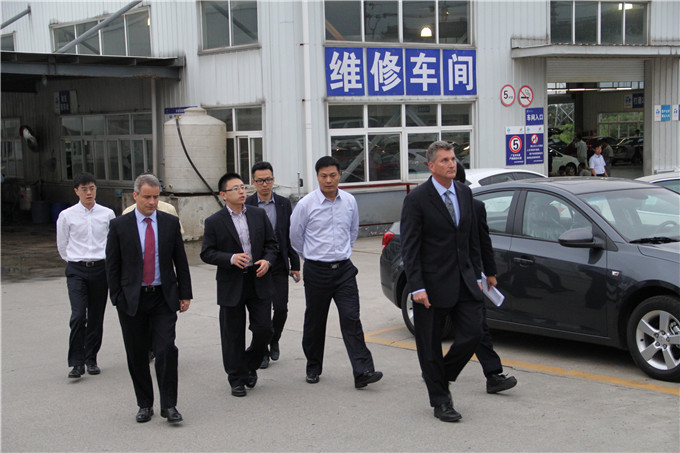 上海通用汽車(chē)執(zhí)行副總走訪(fǎng)天泓集團(tuán)4S店