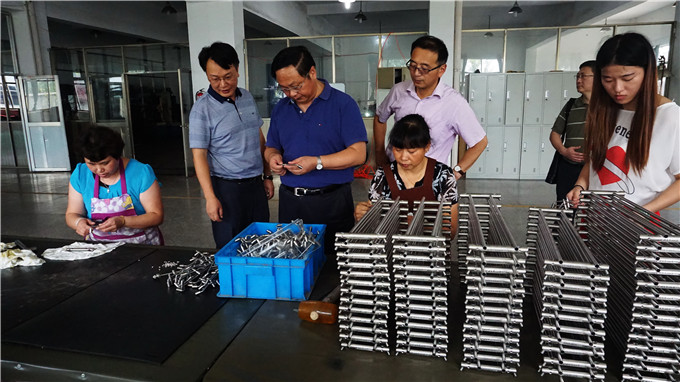 王正喜董事長(zhǎng)赴丹陽弘業(yè)福天漁具有限公司和金壇愛濤針織有限公司調(diào)研