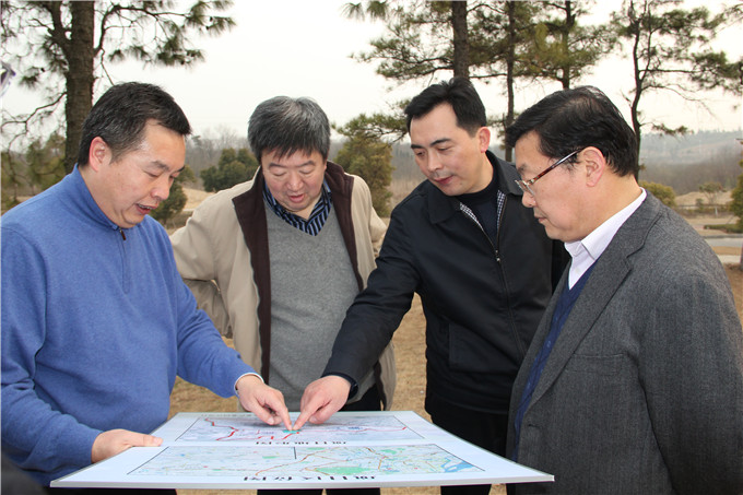 省國資委第二監(jiān)事會(huì)主席施建國到蘇豪健康養(yǎng)老產(chǎn)業(yè)園區(qū)項(xiàng)目現(xiàn)場調(diào)研
