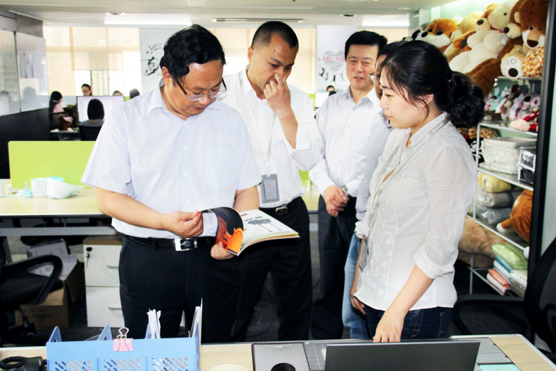 王正喜董事長(zhǎng)深入一線大走訪調(diào)研弘業(yè)股份電商部