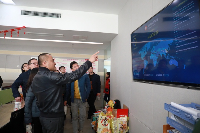 控股集團(tuán)團(tuán)委組織青年職工赴弘業(yè)股份電商部學(xué)習(xí)交流并舉辦“青年大講堂”